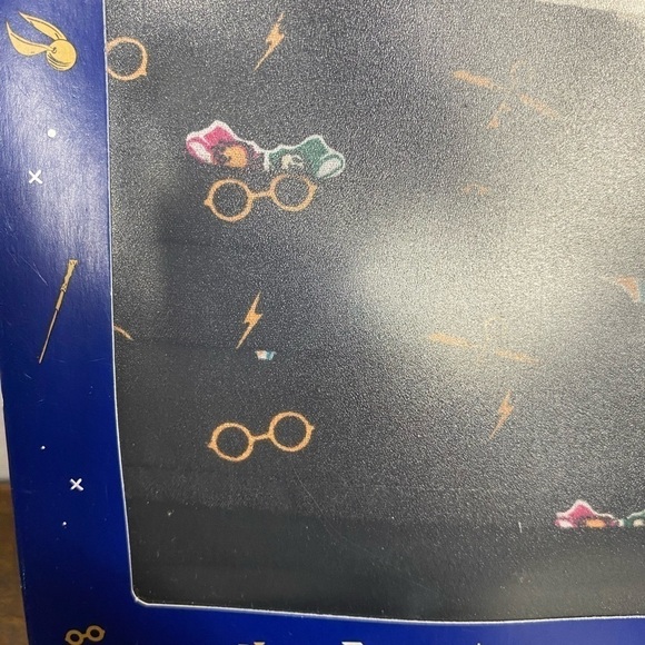 Harry Potter face mask by Vera Bradley new in box - Picture 2 of 8